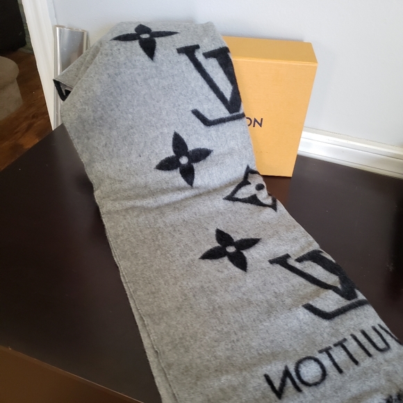 Louis Vuitton Accessories - Authentic Louis Vuitton monogram cashmere scarf